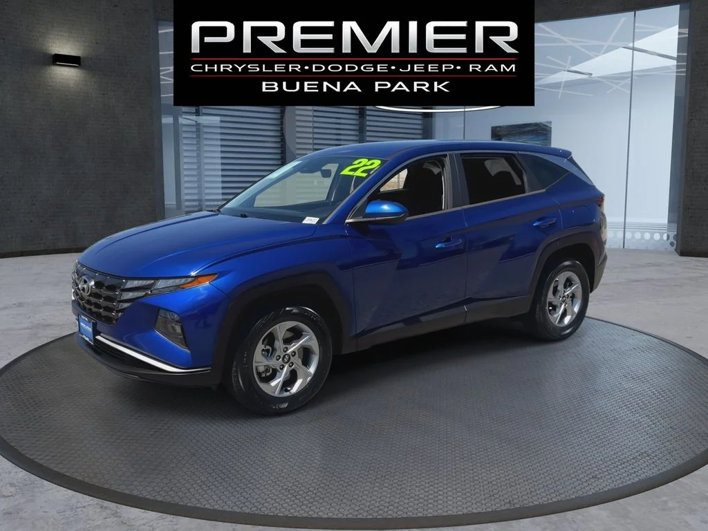 Used 2022 Blue Hyundai SE image 4