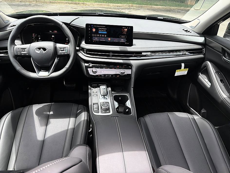 New 2027 Mineral Black INFINITI LUXE image 19