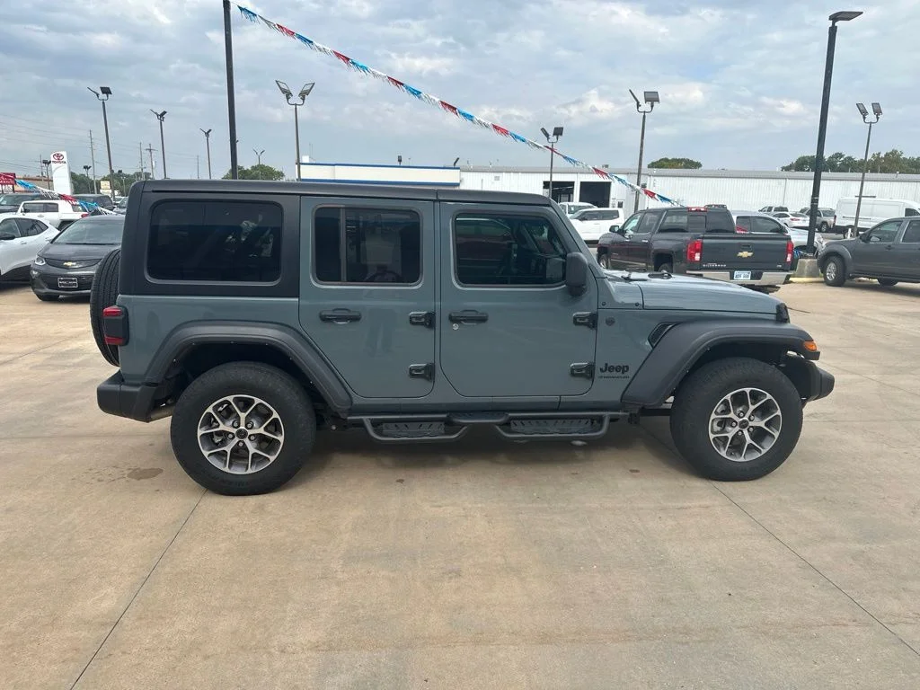 Used 2024 Gray Jeep Sport S image 33