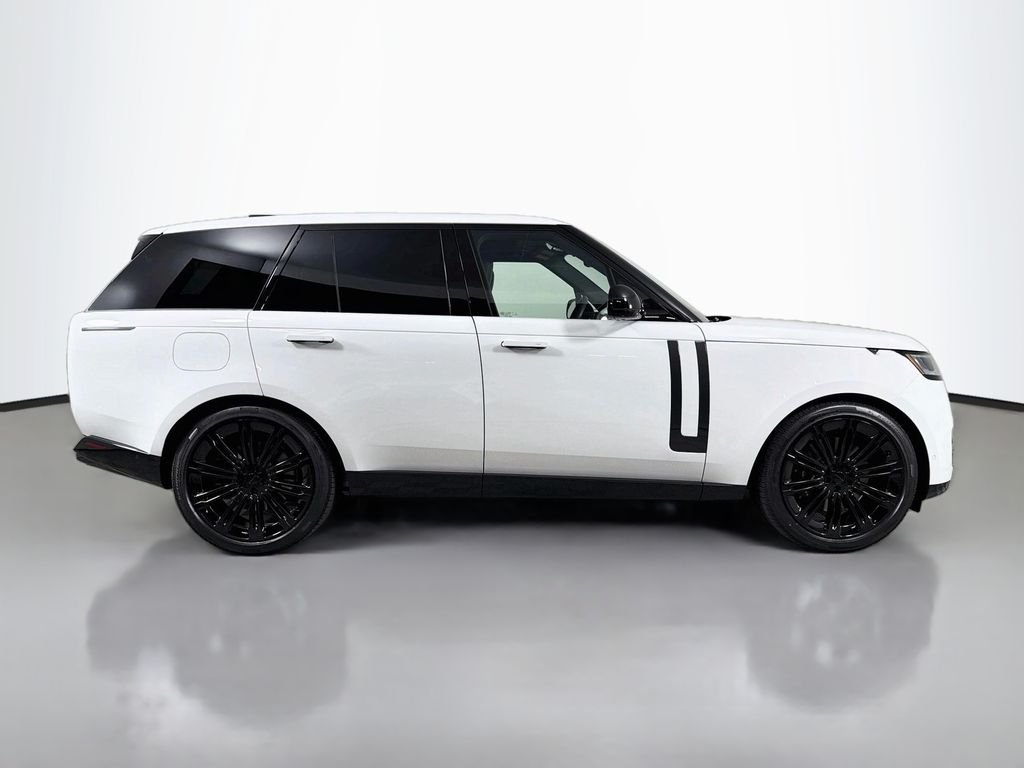 New 2026 Fuji White Land Rover SE image 4