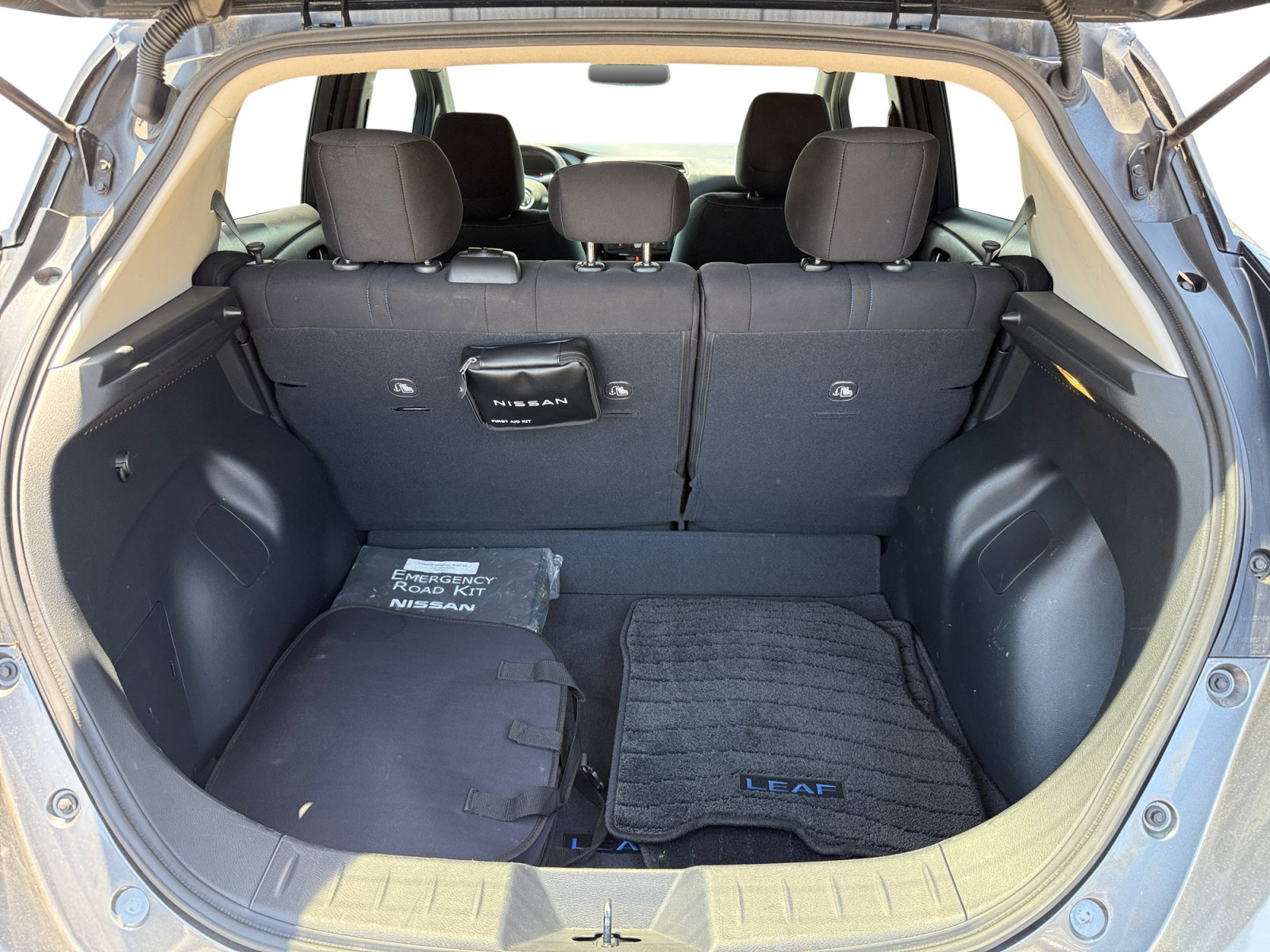 Used 2022 Gun Metallic Nissan SV image 17