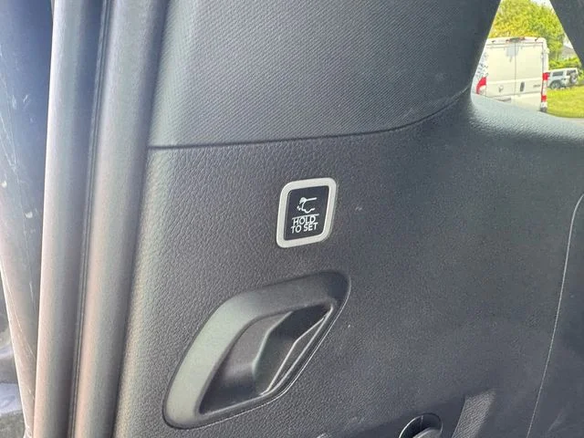 Certified Used 2025  Jeep Series II image 19