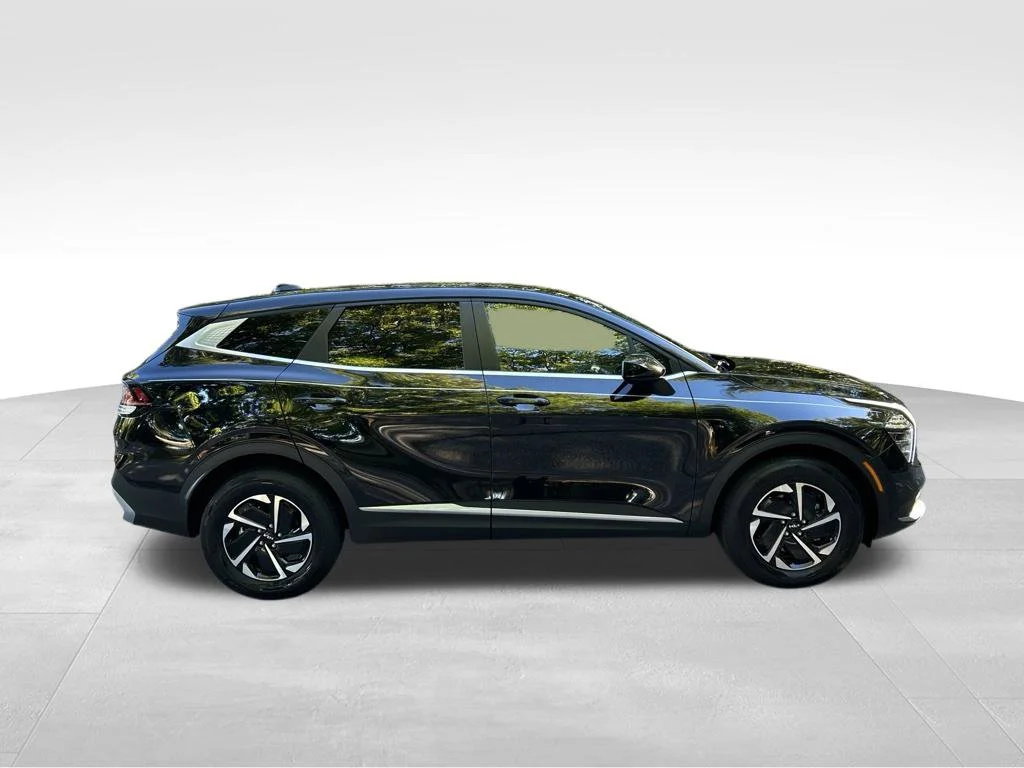 Used 2025 Black Kia LX image 7