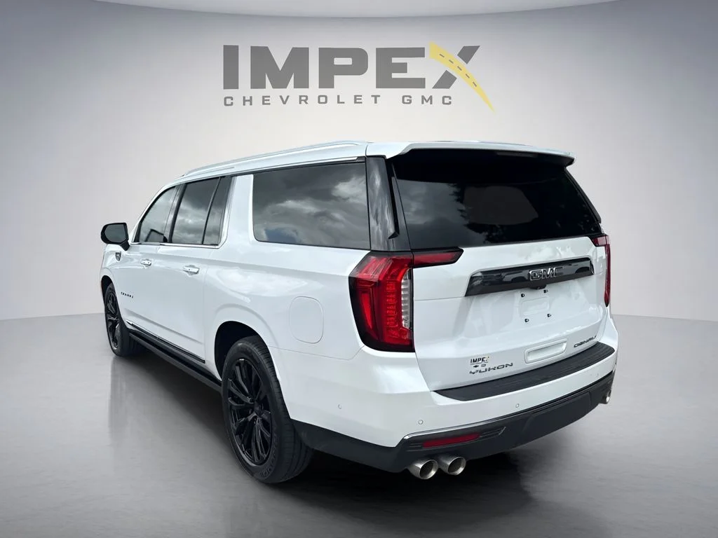Used 2023 White GMC Denali Ultimate image 3