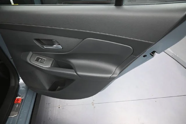 New 2027 Gray Nissan SR image 12