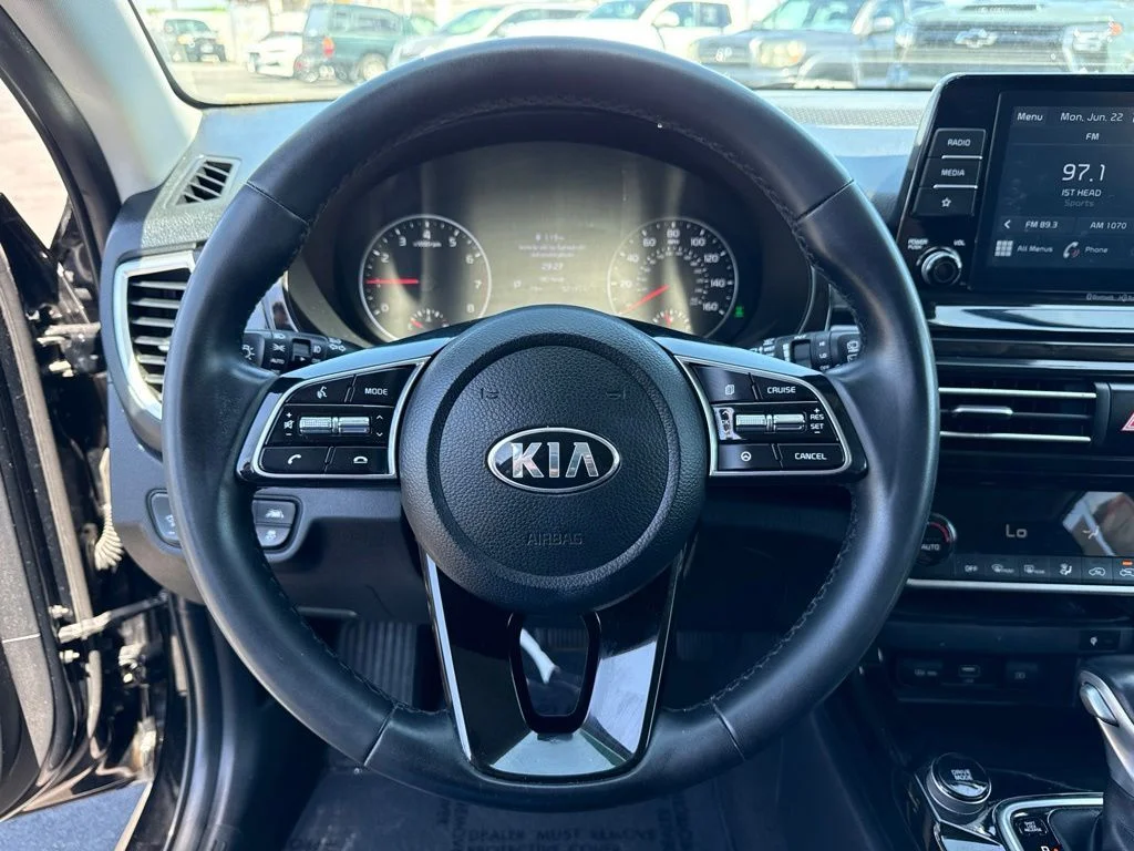 Used 2021 Black Kia EX image 22