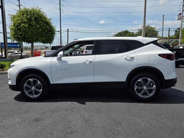 Used 2023 White Chevrolet LT image 5