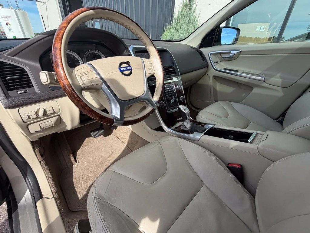 Used 2013 Silver Volvo 3.2 Platinum image 7