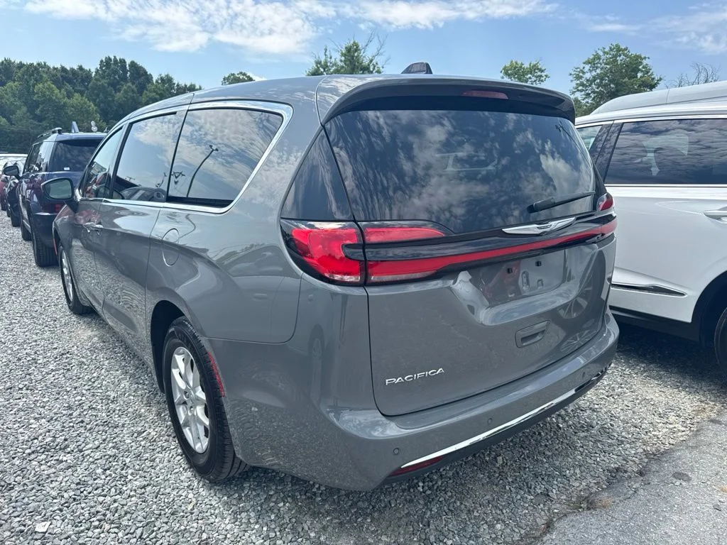 Used 2023 White Chrysler Touring L image 4