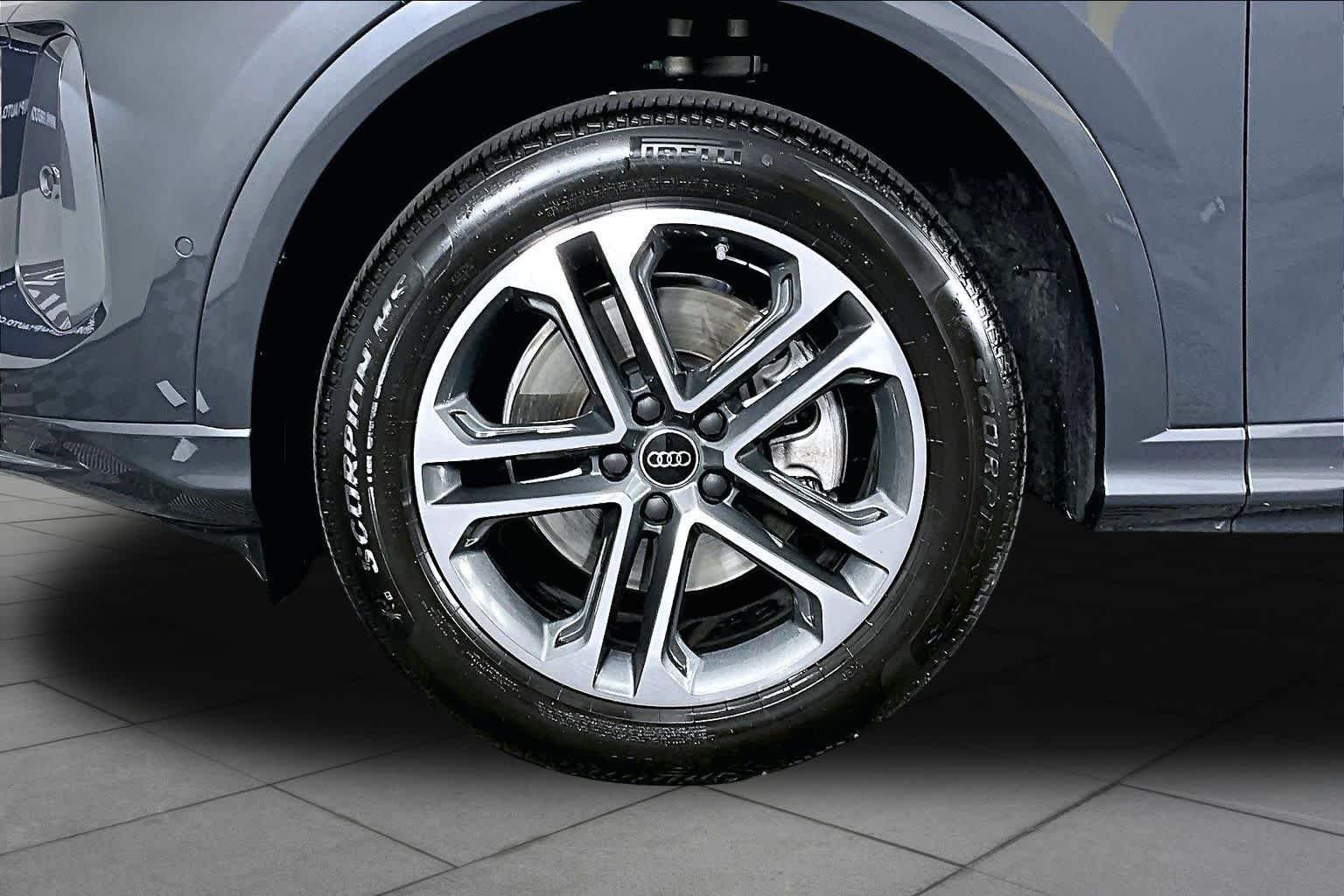 Used 2026 Daytona Gray Pearl Effect Audi Premium image 10