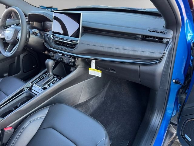 New 2026 Hydro Blue Pearl-Coat Exterior Paint Jeep Limited image 12