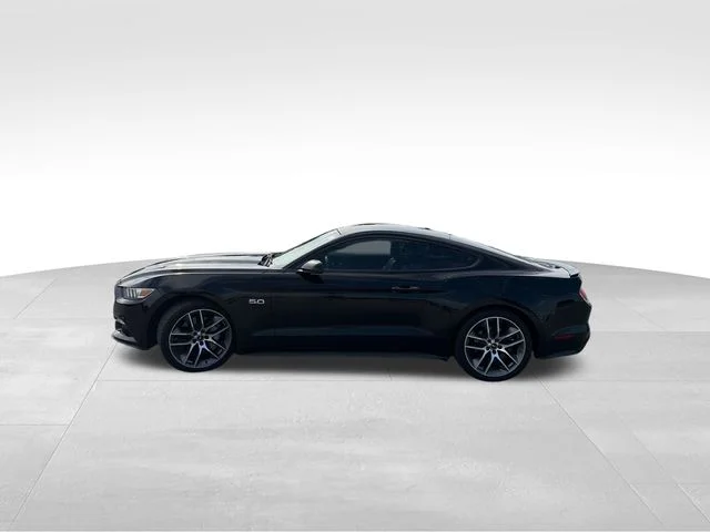 Used 2017 Black Ford GT Premium image 3