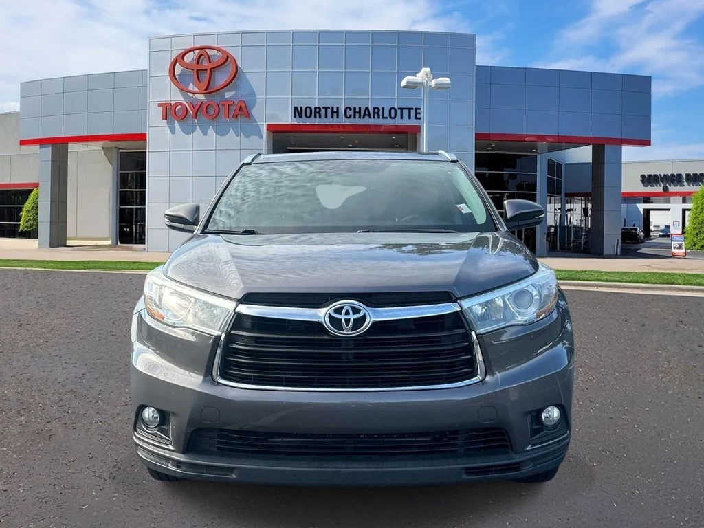 Used 2016 Toyota Highlander XLE with VIN 5TDKKRFH5GS128021 for sale in Huntersville, NC