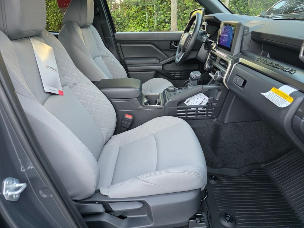 2026 Toyota Tacoma SR5 - Photo 14