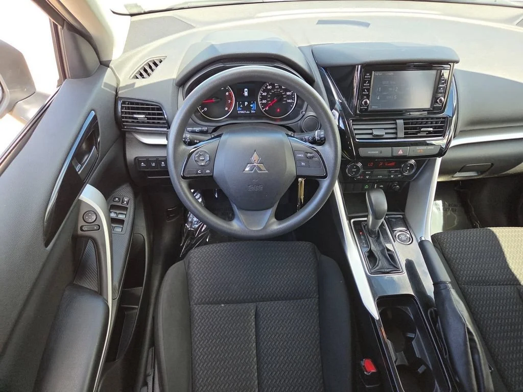 Used 2023 Diamond White Mitsubishi ES image 4