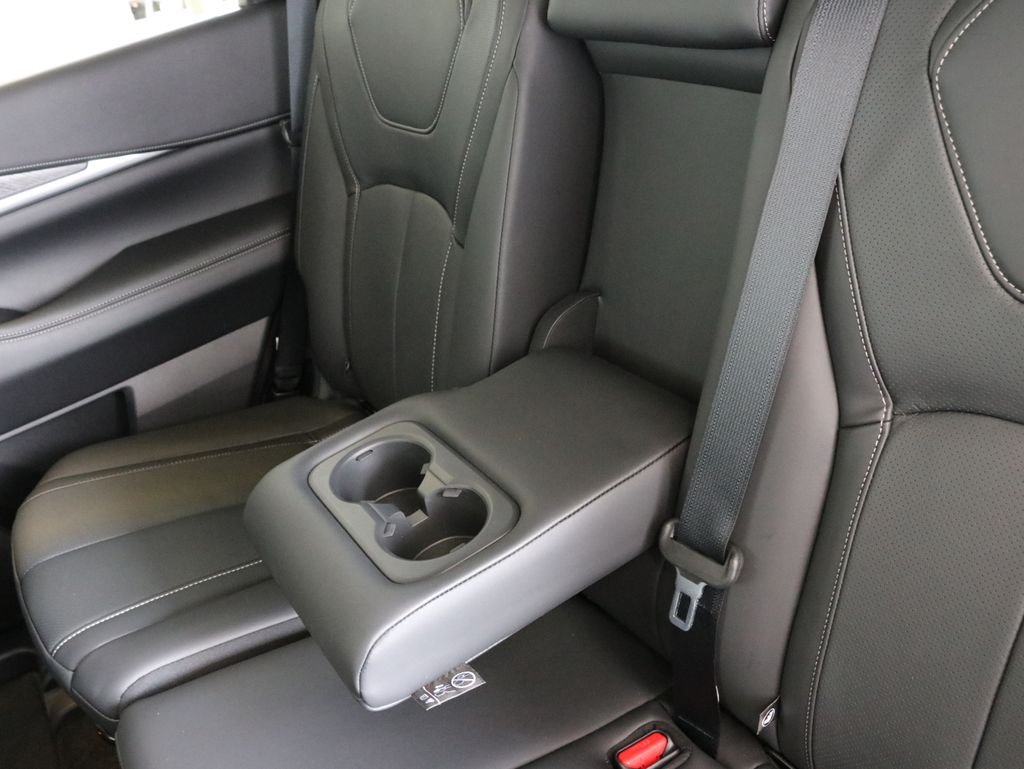Used 2025 Silver INFINITI Sensory image 33