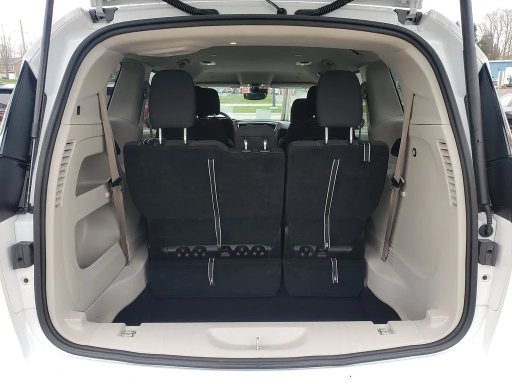 Used 2023 Bright White Clearcoat Chrysler LX image 5