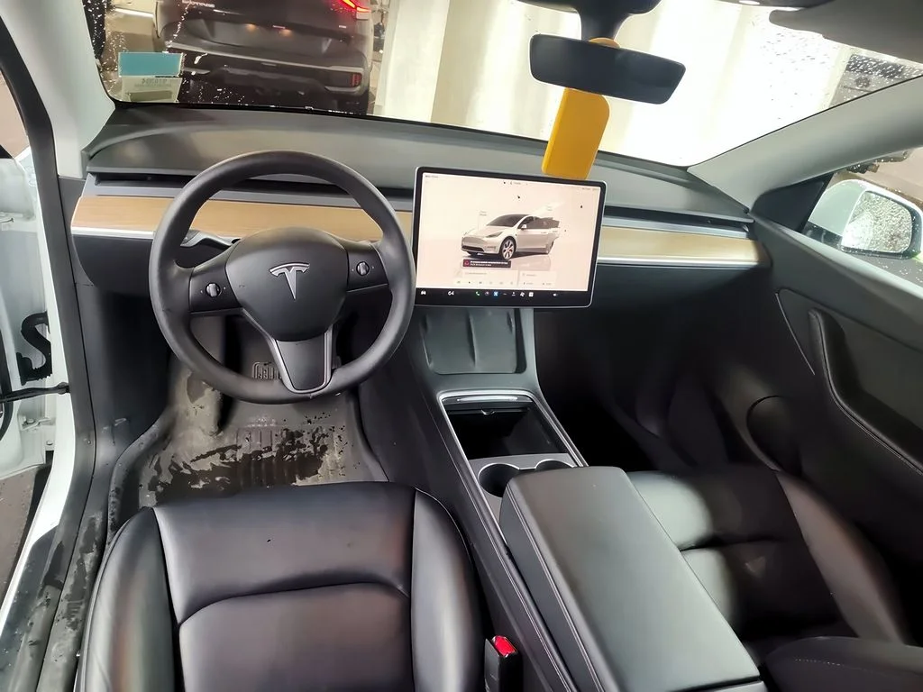 2022 Tesla Model Y Long Range - Photo 9