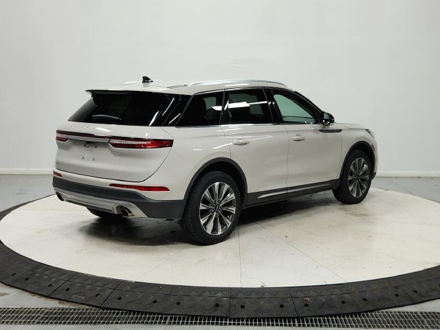 Used 2022 White Lincoln Reserve image 8