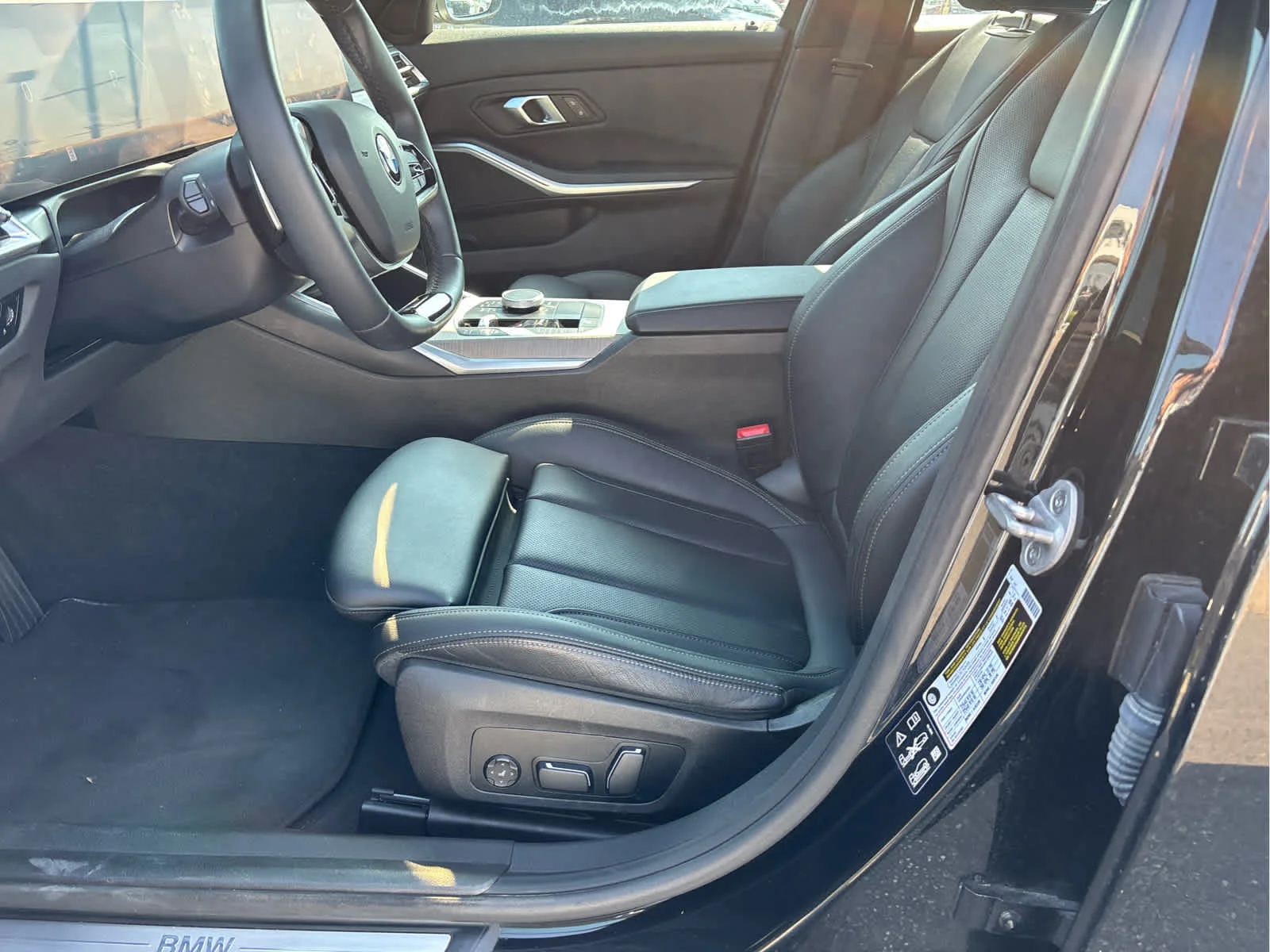 2025 BMW 3 Series 330i - Photo 7