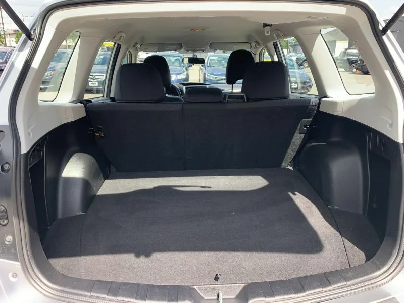 Used 2012 Silver Subaru 2.5X Sport Utility 4D image 41
