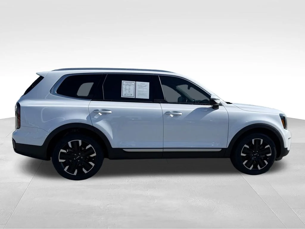 Used 2024 White Kia SX image 29