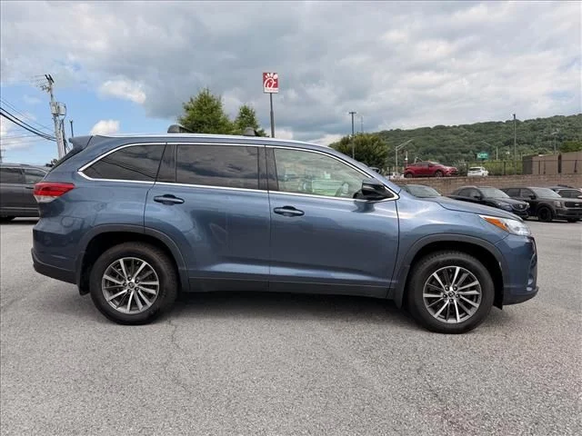Used 2019 Blue Toyota XLE image 16
