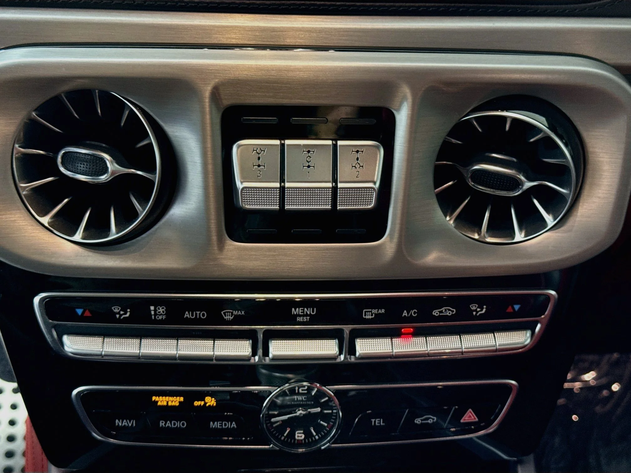 Used 2020  Mercedes-Benz AMG® G 63 image 17