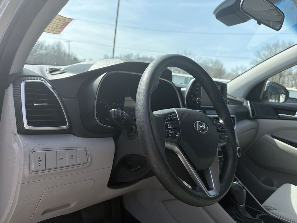 Used 2020 Silver Hyundai SE image 10