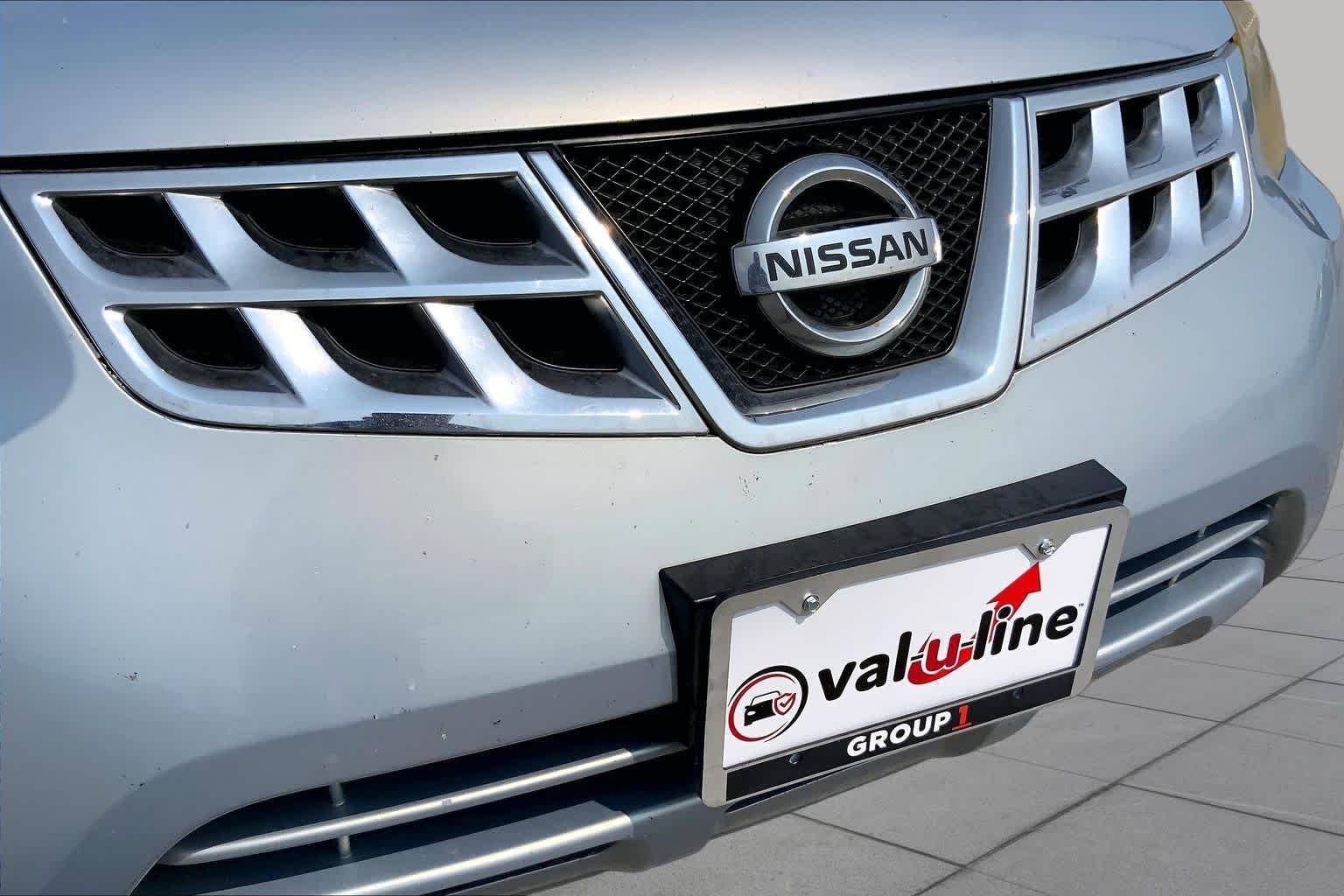 Used 2014 Frosted Steel Nissan S image 29