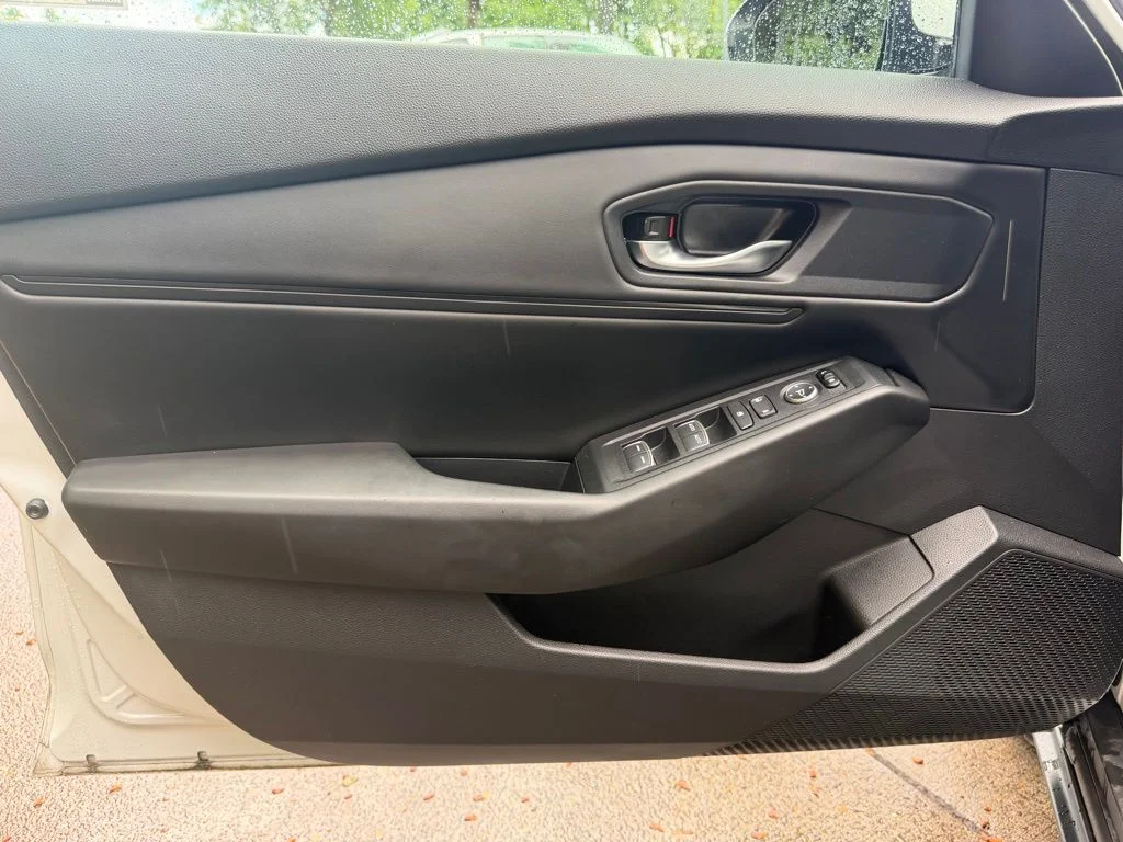 Used 2023 Platinum White Honda EX image 10