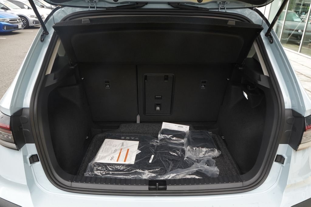 New 2026 Monument Gray W/Deep Black Roof Volkswagen 1.5T SE Black image 11