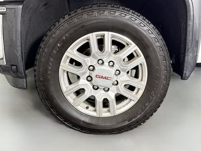 Used 2024 Summit White GMC SLE image 29
