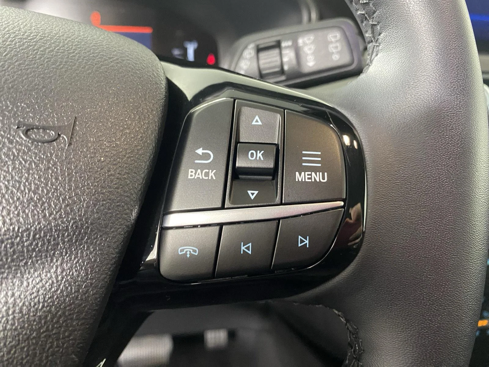 Used 2023 Iconic Silver Ford Active image 16