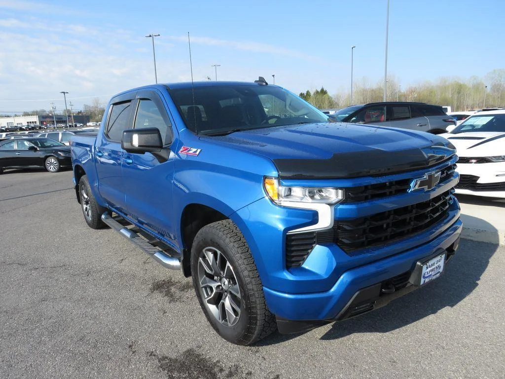 Used 2023 Glacier Blue Metallic Chevrolet RST image 2