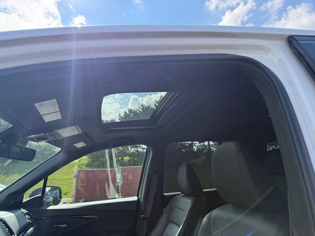 Certified Used 2023 Platinum White Pearl Honda Black Edition image 9