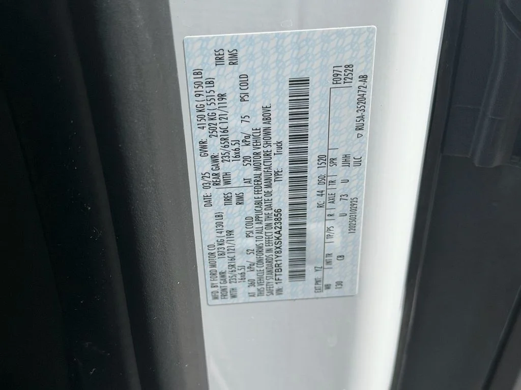 Used 2025 Oxford White Ford Base image 19