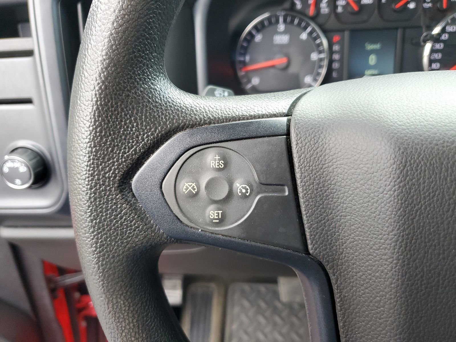 Used 2018 Red Chevrolet Custom image 16