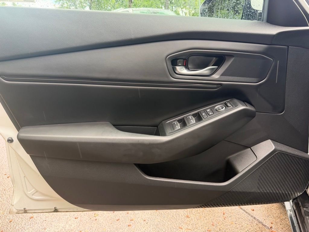 Used 2023 Platinum White Honda EX image 9