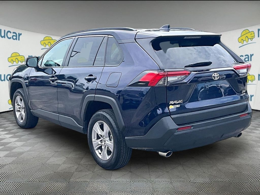 Used 2025  Toyota XLE image 4