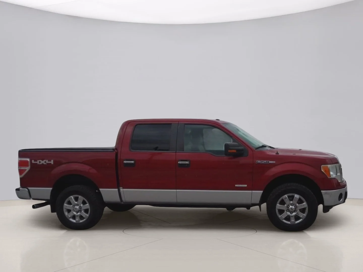 Used 2013 Red Ford XL image 6