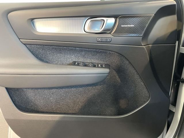2026 Volvo XC40 Ultra Black Edition - Photo 32