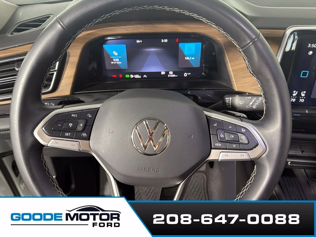 Certified Used 2025 Pure White Volkswagen 2.0T SE image 14