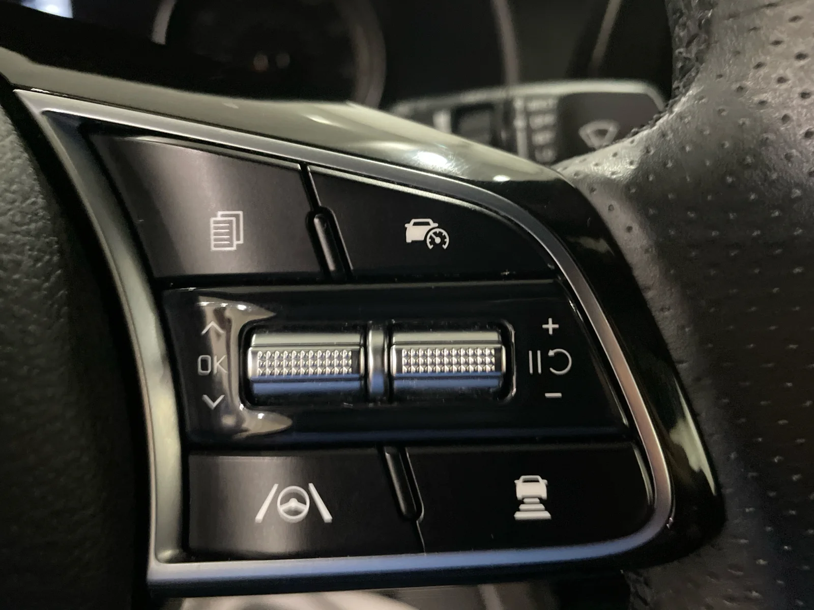 Used 2022 Gravity Gray Kia GT-Line image 15