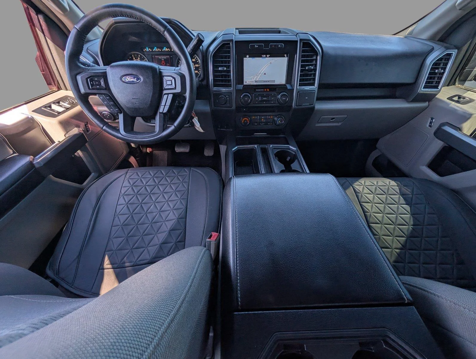 Used 2018 Ruby Red Metallic Tinted Clearcoat Ford XLT image 30