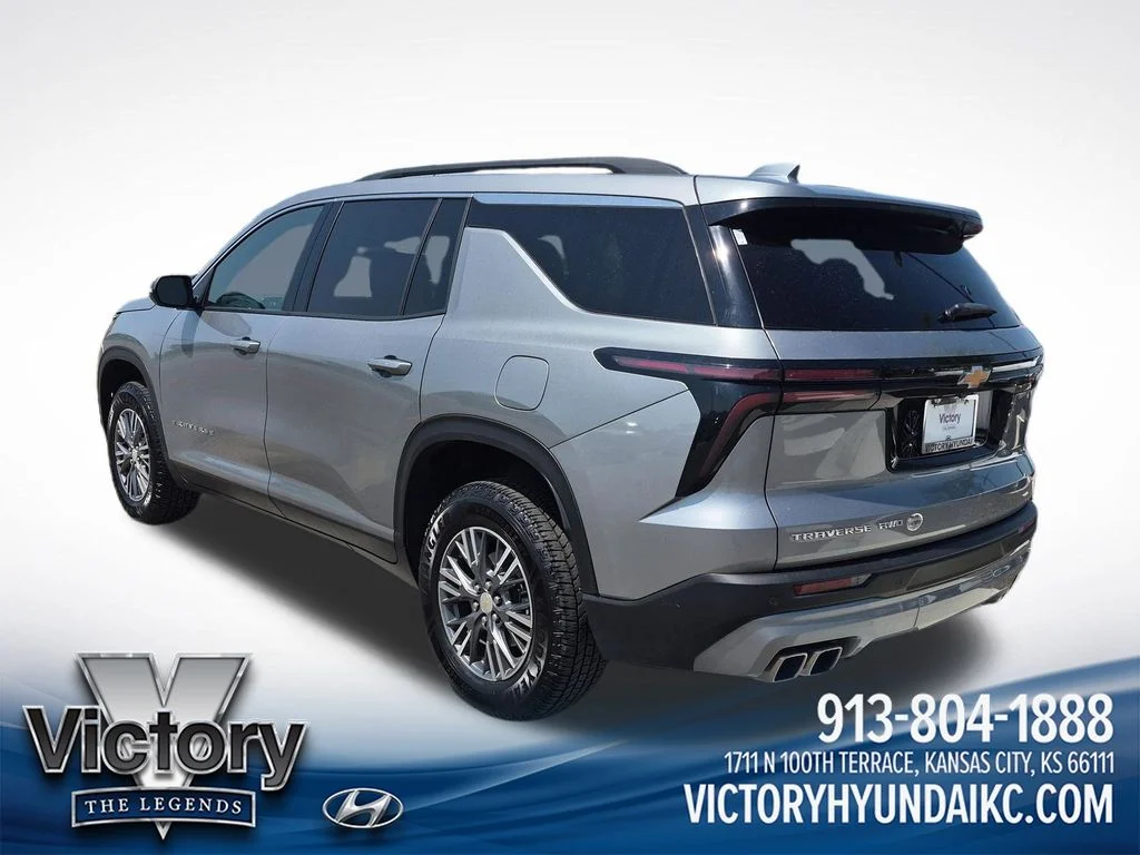 Used 2025 Gray Chevrolet LT image 3