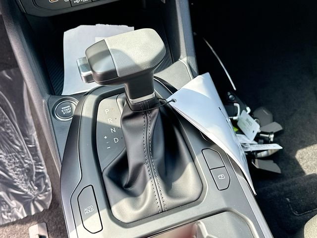 New 2026 Snow White Pearl Kia LXS image 16
