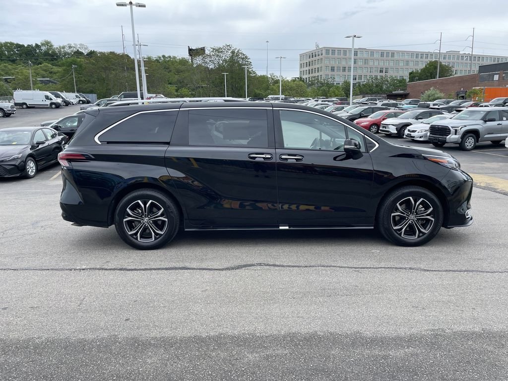 Used 2025 Black Toyota Platinum image 7