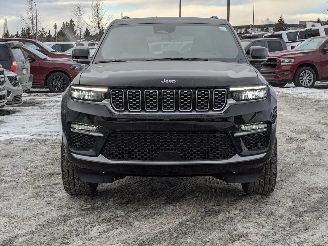 New 2025 Black Jeep Summit Reserve - - 4x4 - Panoramic Sunroof - Palermo Leather - McIntosh Audio & More! image 3
