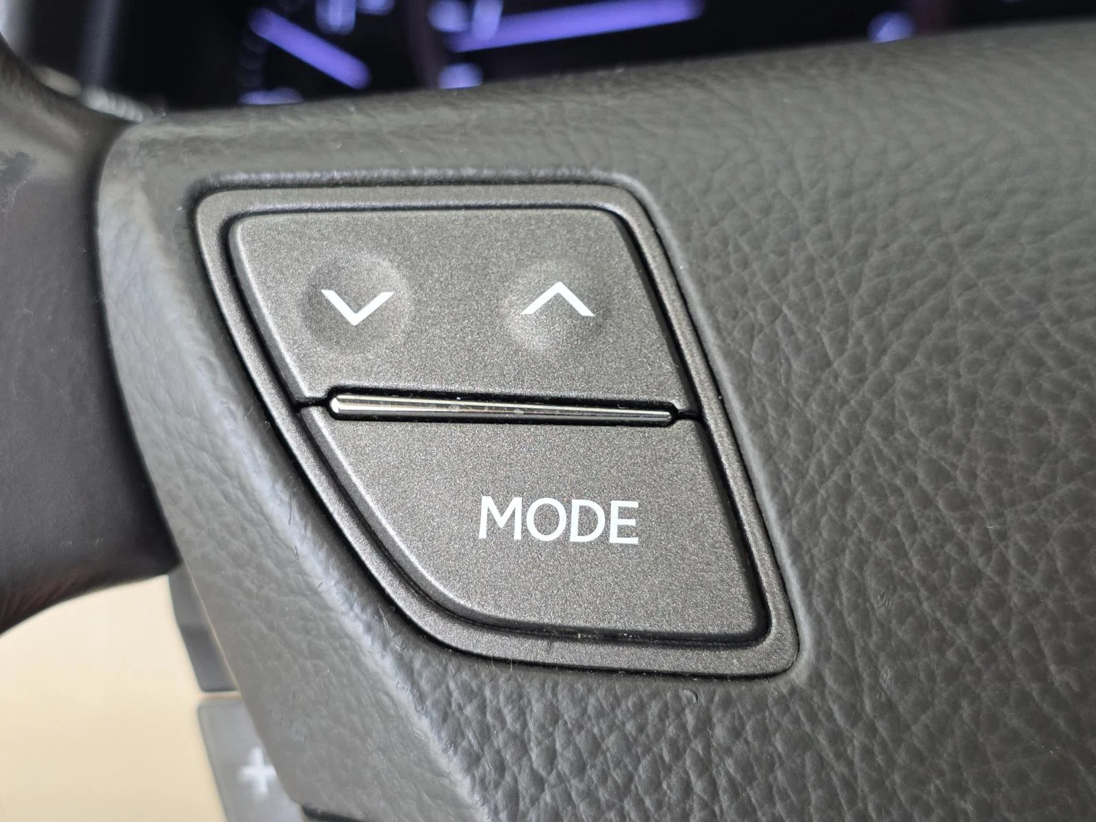 Used 2008  Lexus 460 L image 25